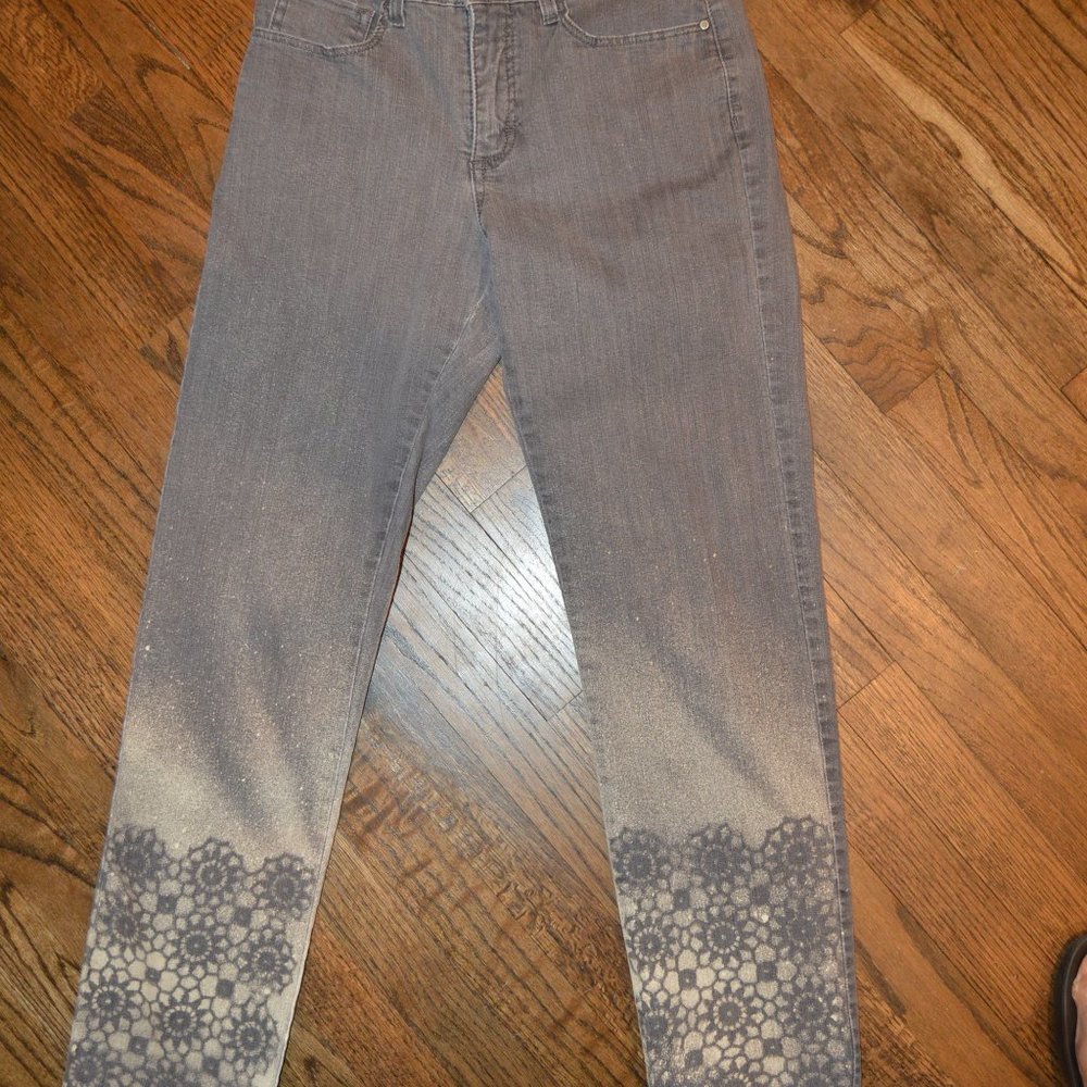 LEE Classic Fit Bleached Grey Jeans~Super Cute~Sz 6 Short~